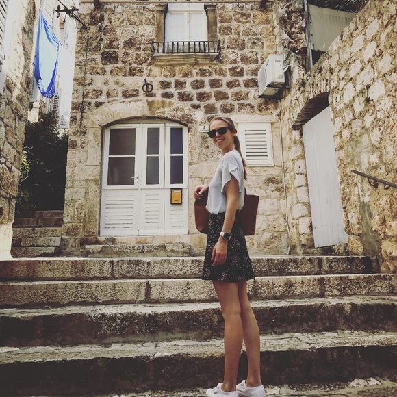 Meet your Posher, Patricia - Picture 1 of 1